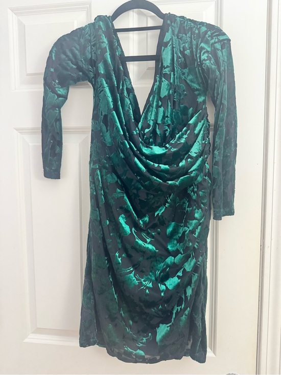 Fashion Nova Dresses & Skirts - Fashion Nova Emerald Green Velvet Drape Long Sleeve Dress